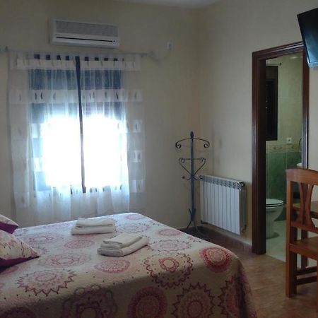 Hostal La Encina El Real de la Jara Екстер'єр фото