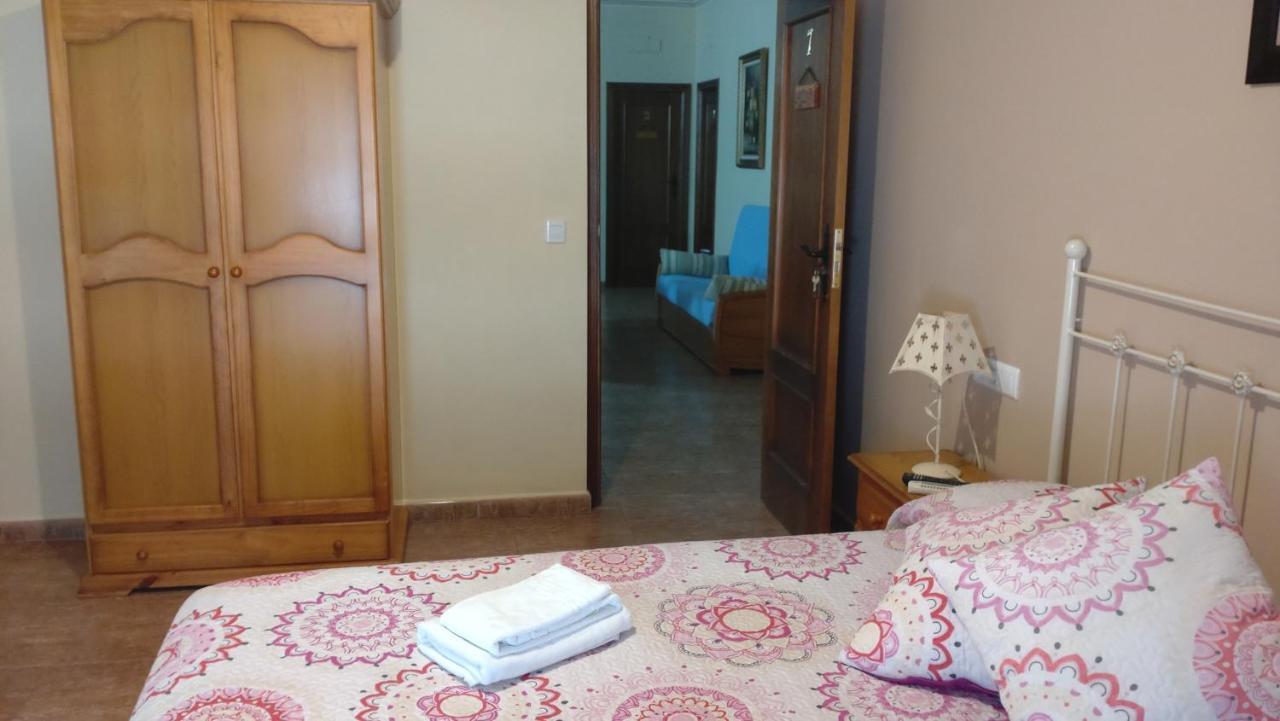 Hostal La Encina El Real de la Jara Екстер'єр фото