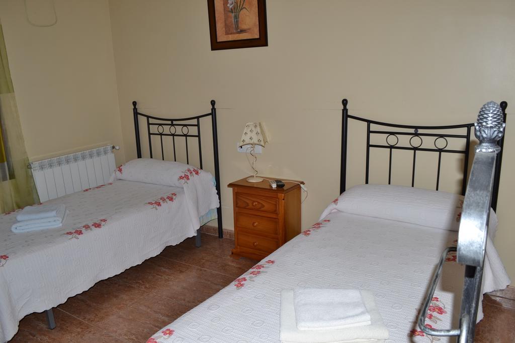 Hostal La Encina El Real de la Jara Екстер'єр фото