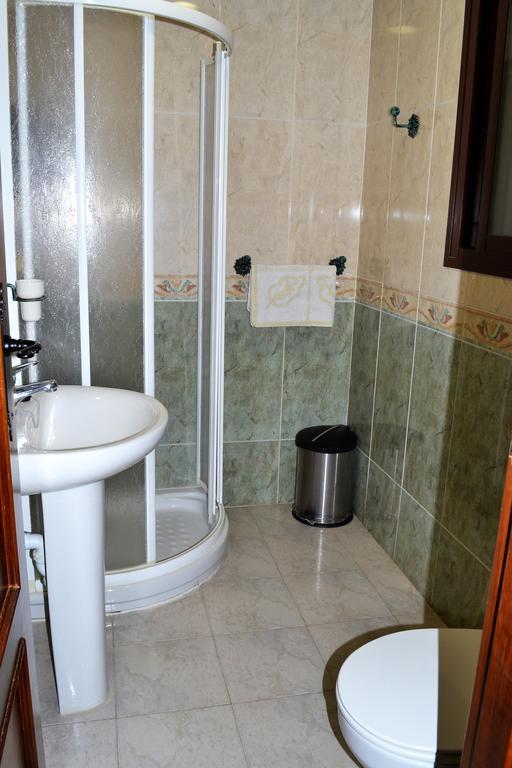 Hostal La Encina El Real de la Jara Екстер'єр фото