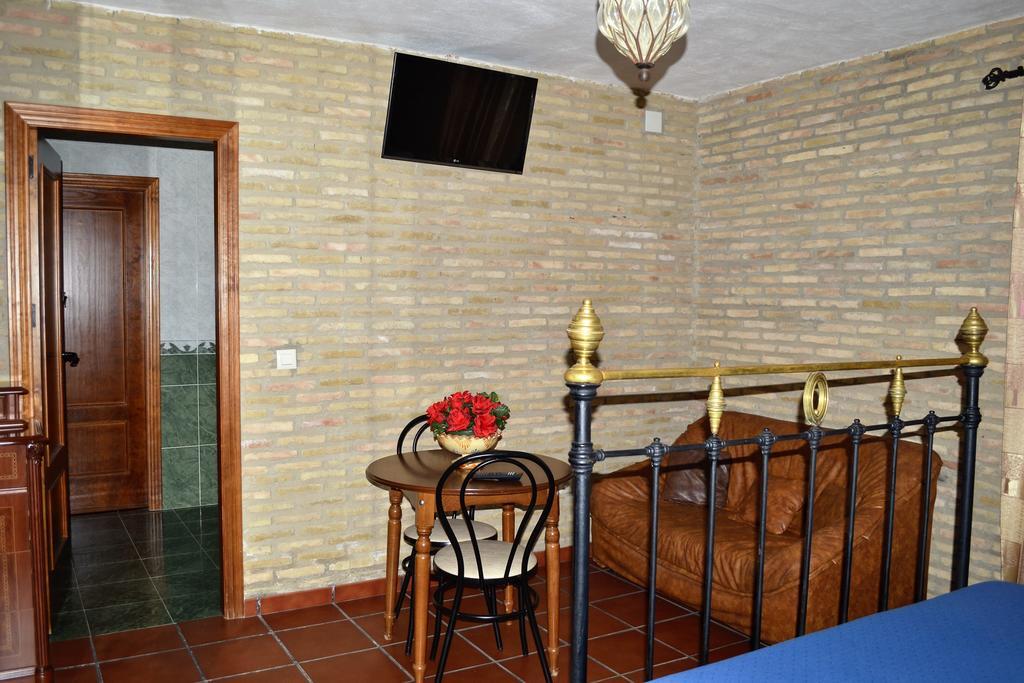 Hostal La Encina El Real de la Jara Екстер'єр фото