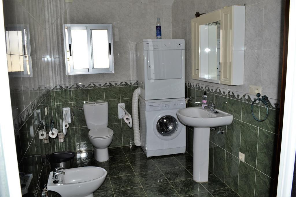 Hostal La Encina El Real de la Jara Екстер'єр фото