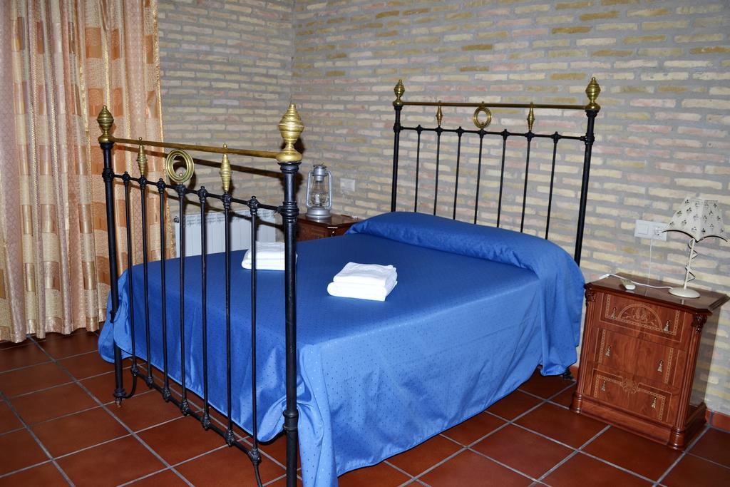 Hostal La Encina El Real de la Jara Екстер'єр фото