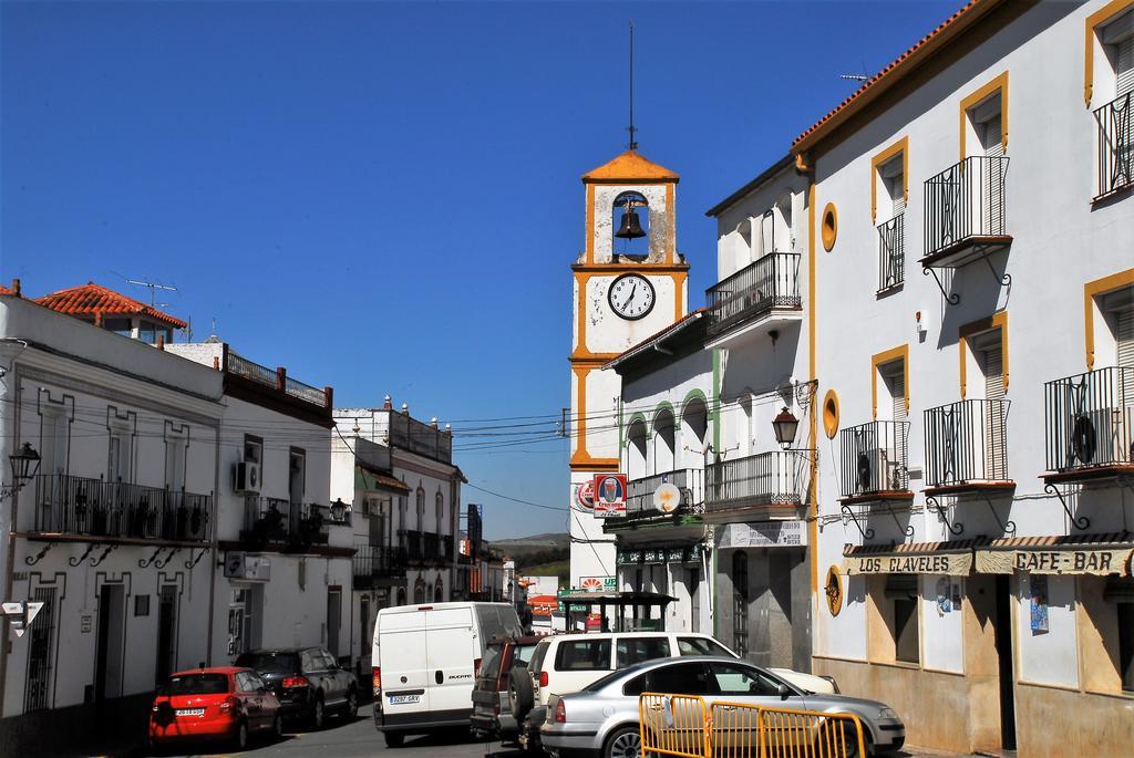 Hostal La Encina El Real de la Jara Екстер'єр фото