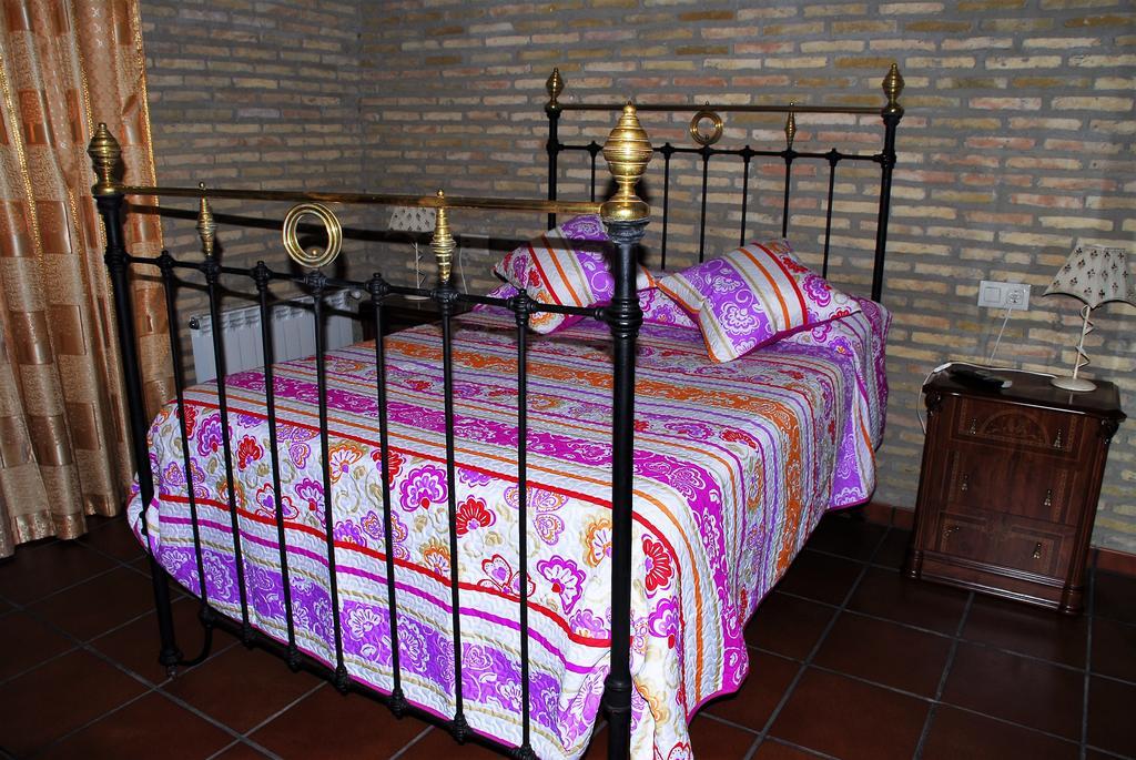 Hostal La Encina El Real de la Jara Екстер'єр фото